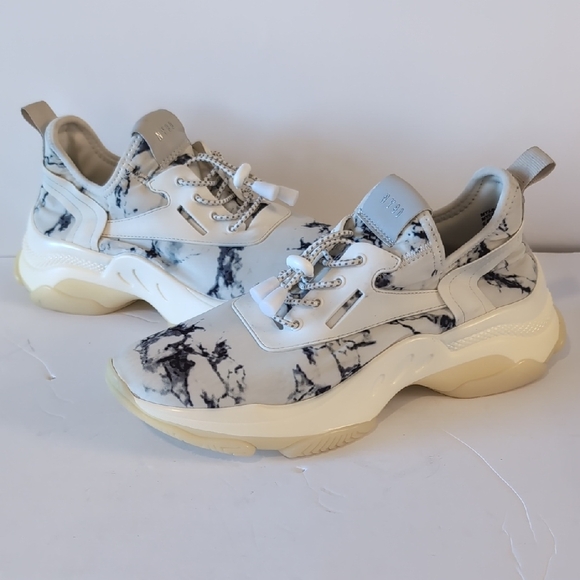 Steve Madden Shoes - Steve Madden Monochrome Sneakers